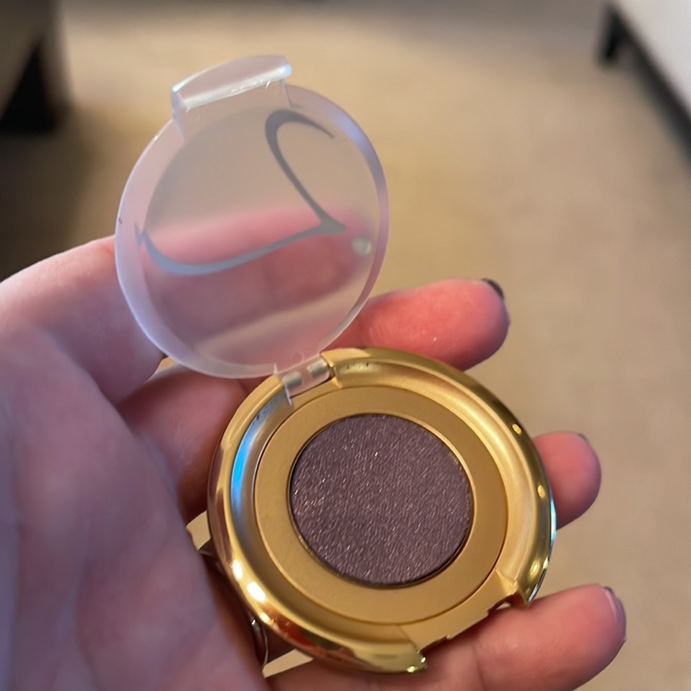 Jane Iredale Royal Velvet eyeshadow - Picture 2 of 4